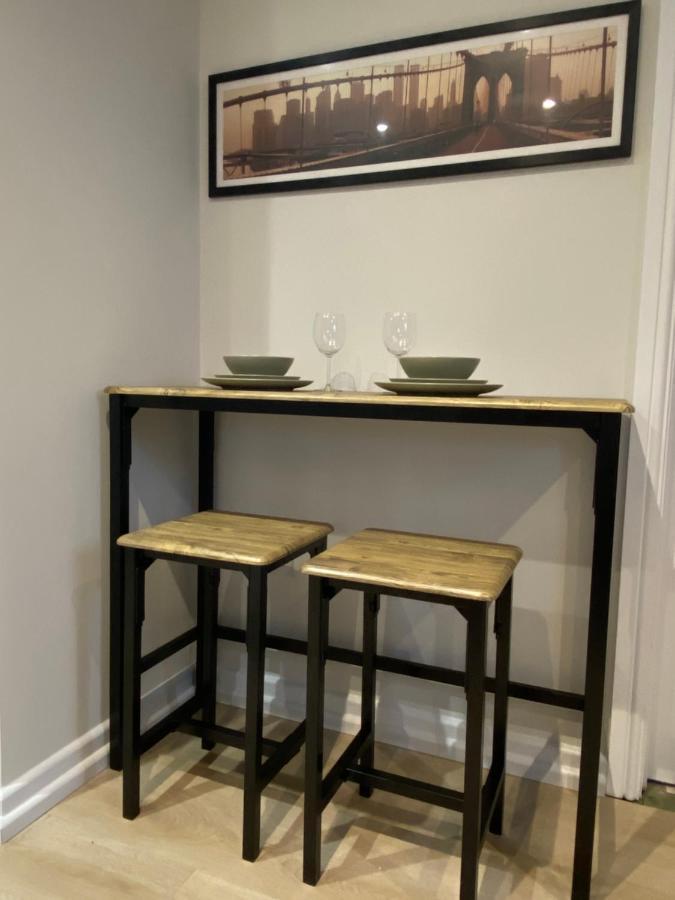Lovely Spacious Loft Close To Train Station Worthing Extérieur photo