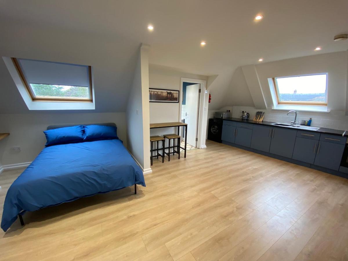 Lovely Spacious Loft Close To Train Station Worthing Extérieur photo