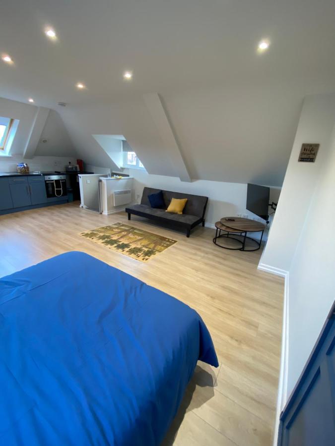 Lovely Spacious Loft Close To Train Station Worthing Extérieur photo