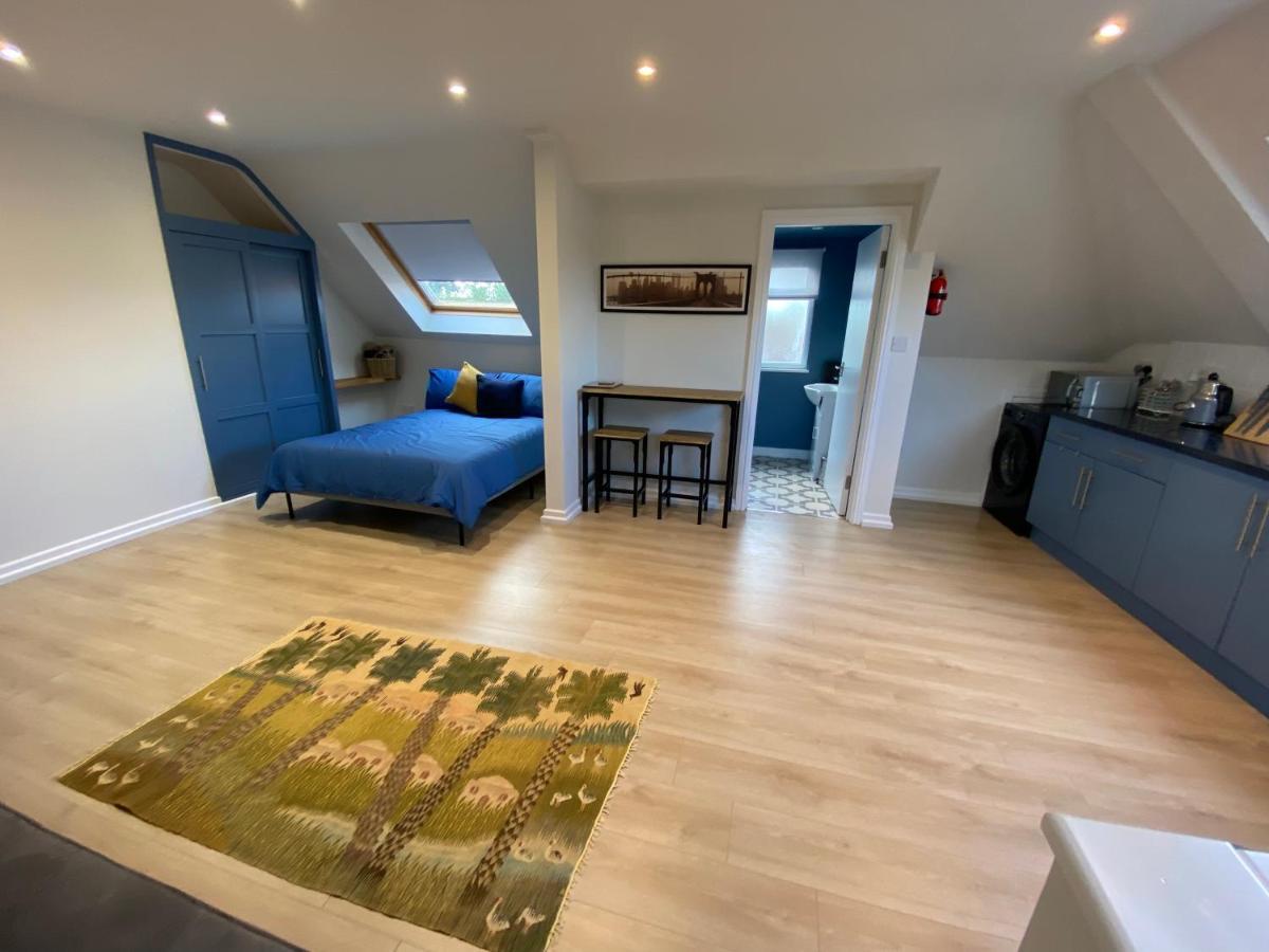 Lovely Spacious Loft Close To Train Station Worthing Extérieur photo