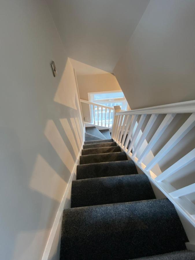 Lovely Spacious Loft Close To Train Station Worthing Extérieur photo
