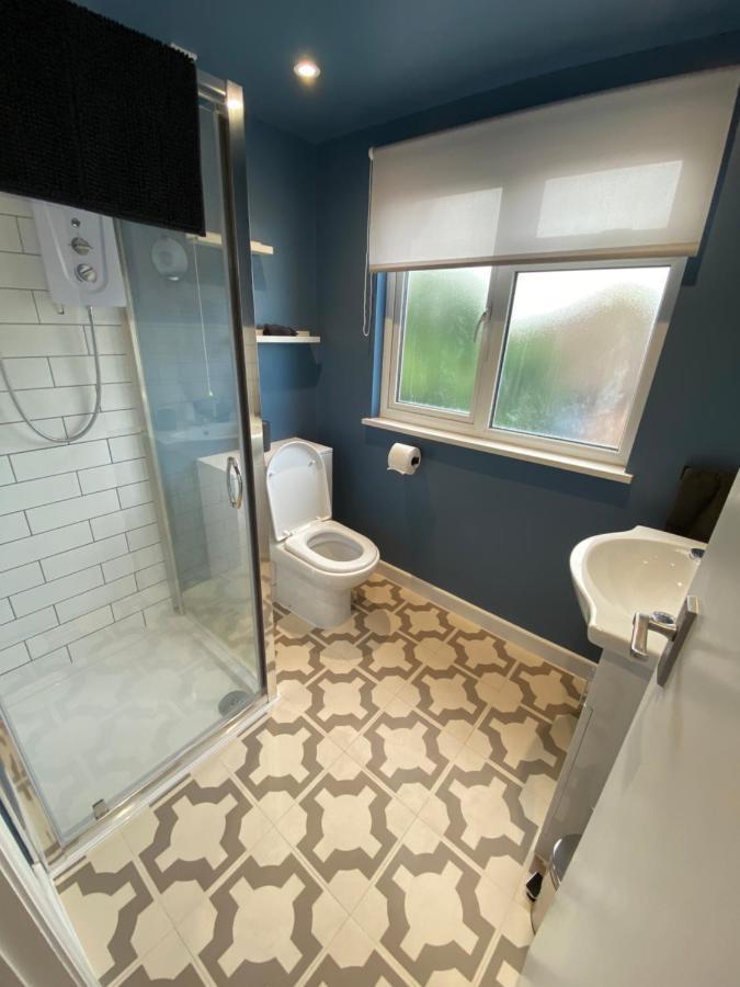 Lovely Spacious Loft Close To Train Station Worthing Extérieur photo
