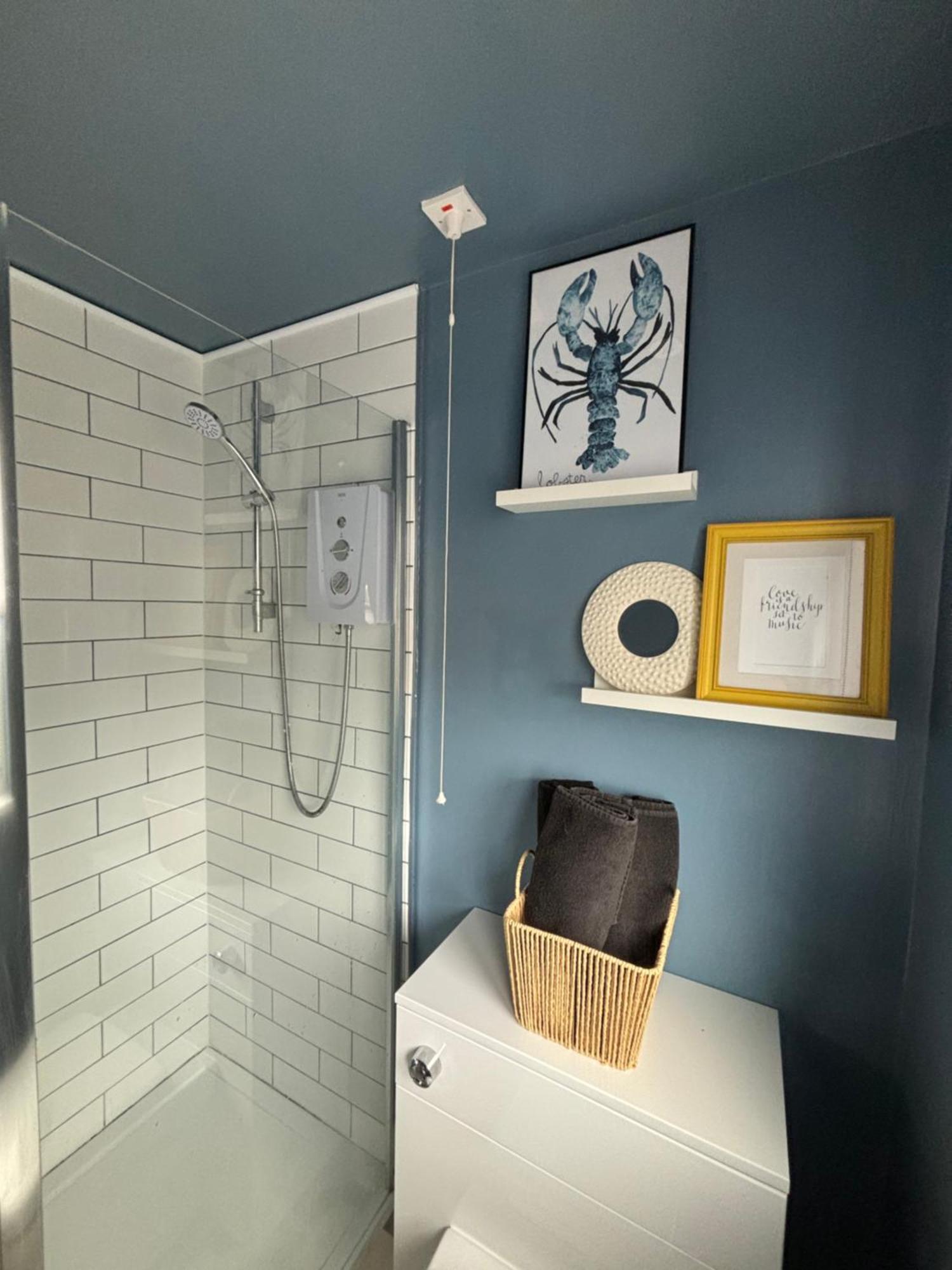 Lovely Spacious Loft Close To Train Station Worthing Extérieur photo